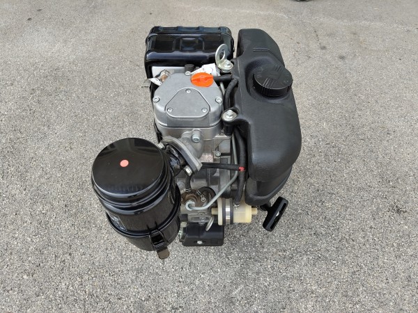 Motor Lombardini- Kohler 15LD225 3,3kW 4,5KM 224ccm Gred konusna, ročni vzmetni zaganjač